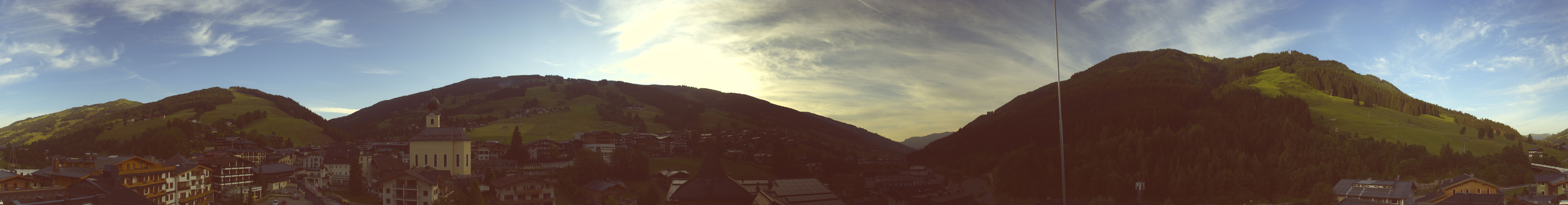Archived image Webcam Panorama: Alpinresort Saalbach