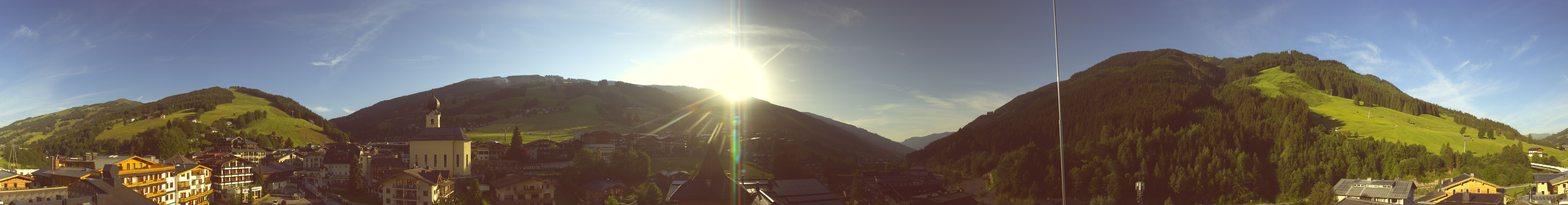 Archived image Webcam Panorama: Alpinresort Saalbach