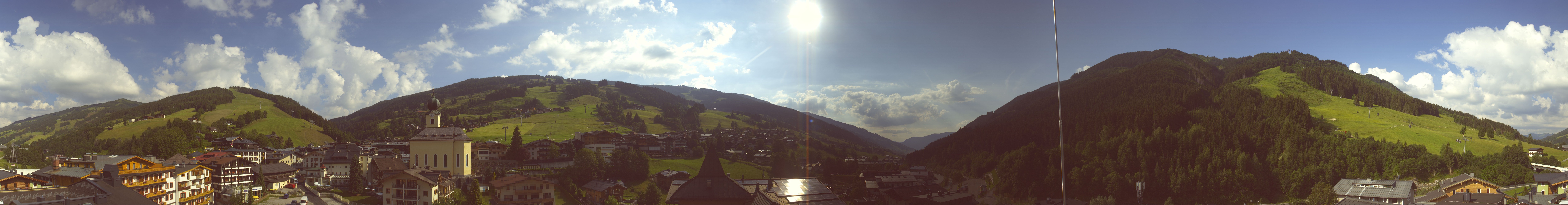 Archiv Foto Webcam Blick über Saalbach vom Alpinresort