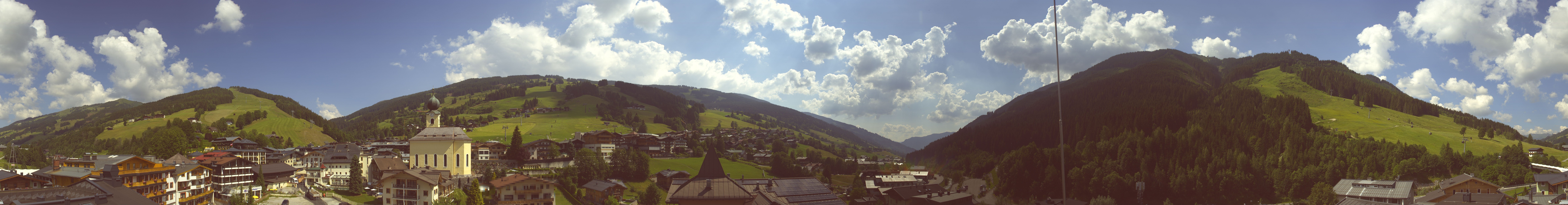 Archiv Foto Webcam Blick über Saalbach vom Alpinresort