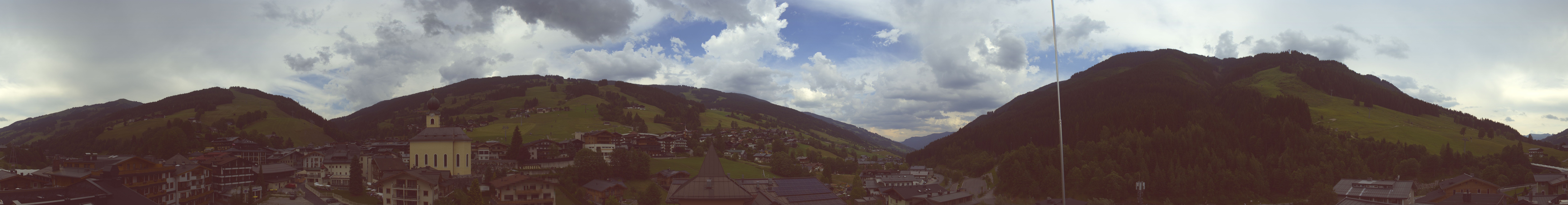 Archiv Foto Webcam Blick über Saalbach vom Alpinresort