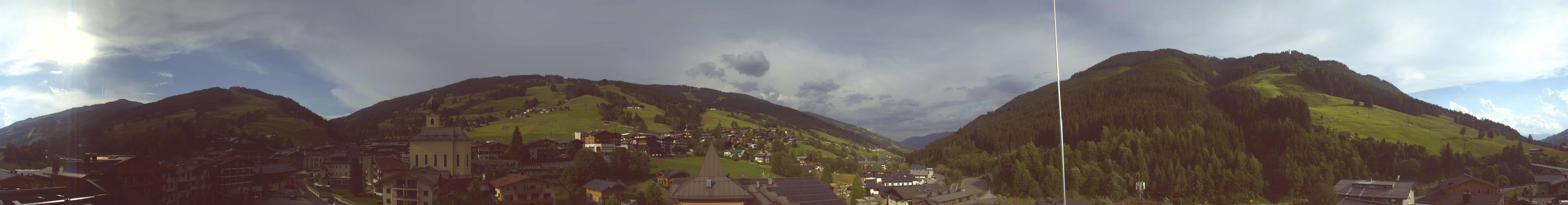 Archiv Foto Webcam Blick über Saalbach vom Alpinresort
