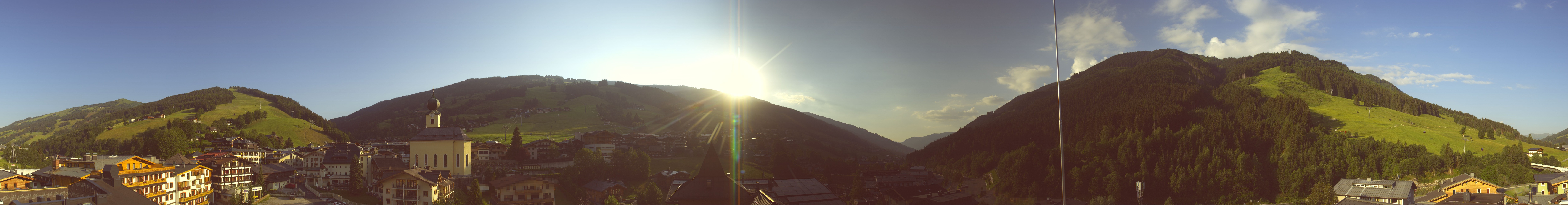 Archiv Foto Webcam Blick über Saalbach vom Alpinresort