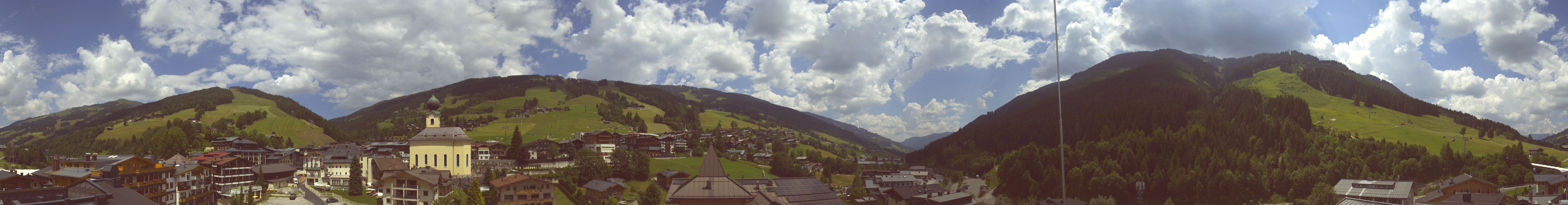 Archiv Foto Webcam Blick über Saalbach vom Alpinresort