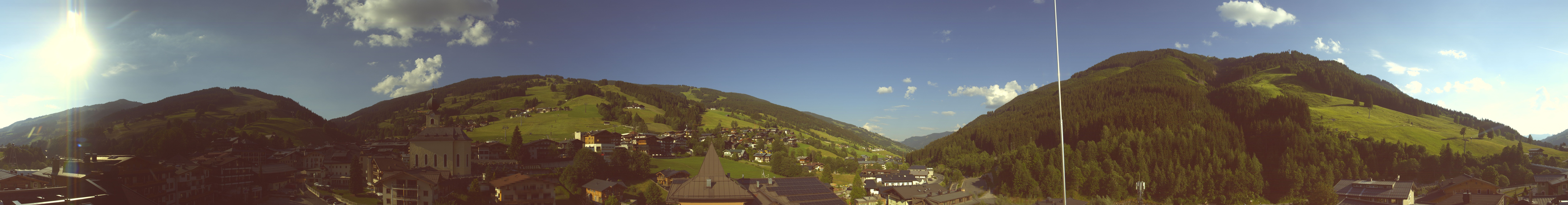 Archiv Foto Webcam Blick über Saalbach vom Alpinresort