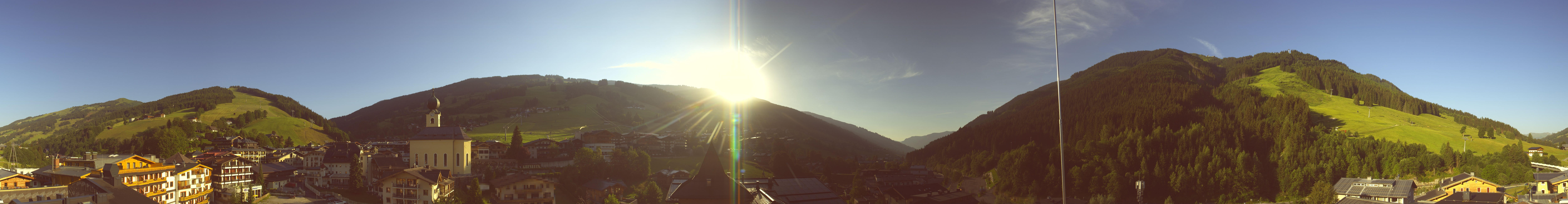 Archived image Webcam Panorama: Alpinresort Saalbach