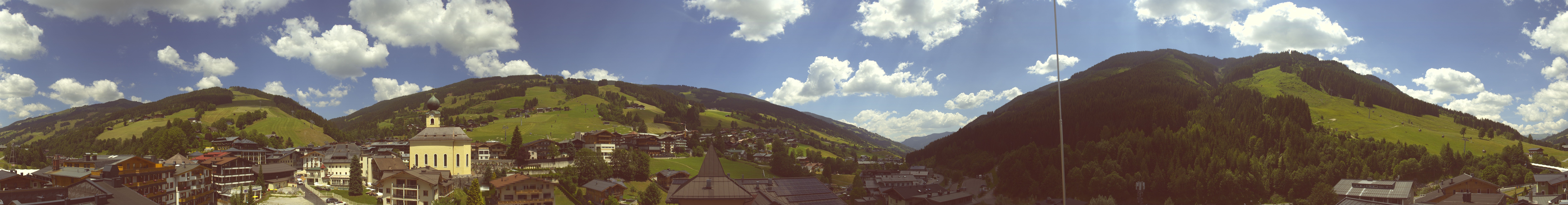 Archiv Foto Webcam Blick über Saalbach vom Alpinresort