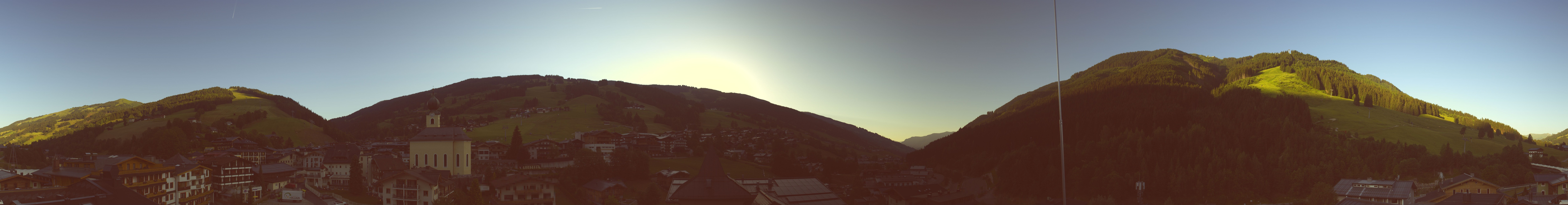 Archiv Foto Webcam Blick über Saalbach vom Alpinresort