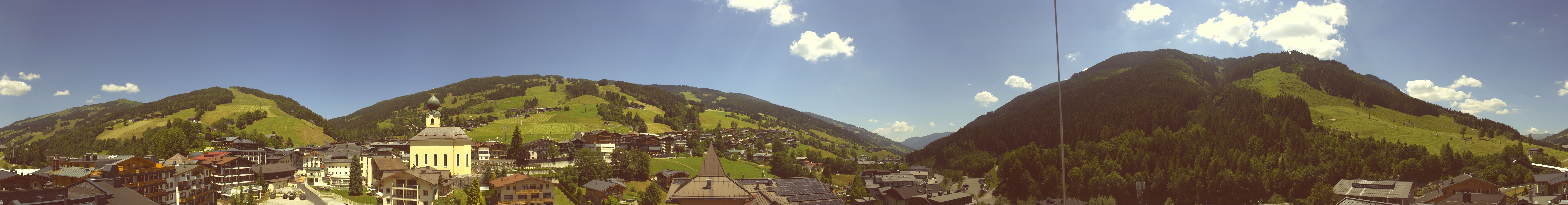 Archiv Foto Webcam Blick über Saalbach vom Alpinresort