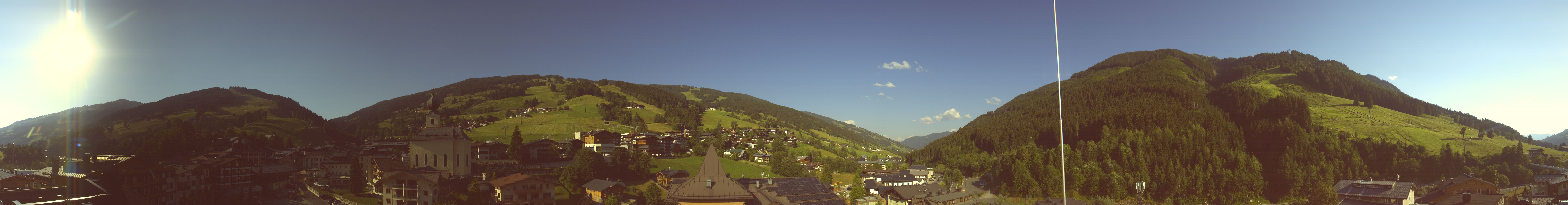 Archiv Foto Webcam Blick über Saalbach vom Alpinresort