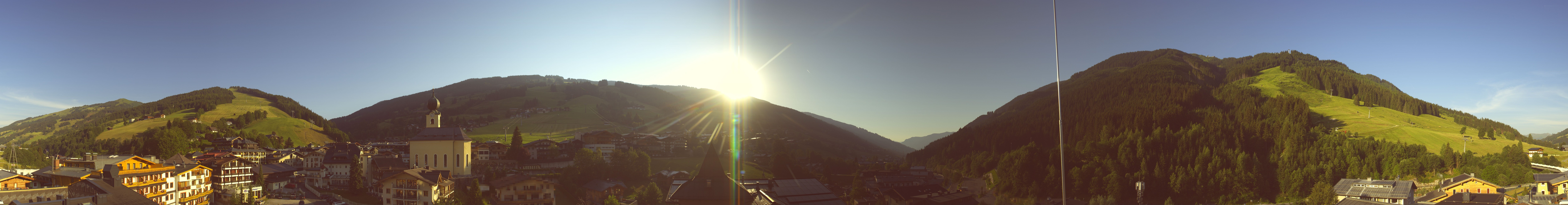 Archiv Foto Webcam Blick über Saalbach vom Alpinresort