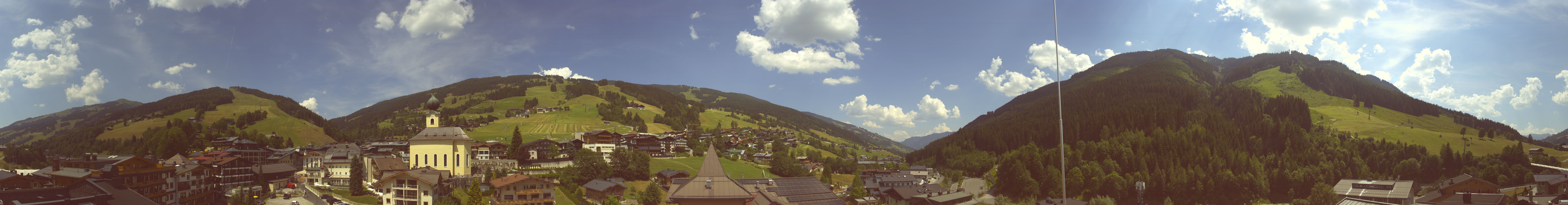 Archiv Foto Webcam Blick über Saalbach vom Alpinresort