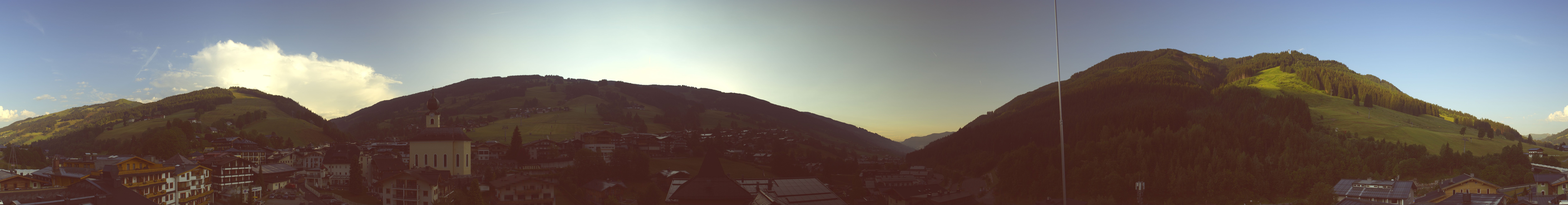 Archived image Webcam Panorama: Alpinresort Saalbach