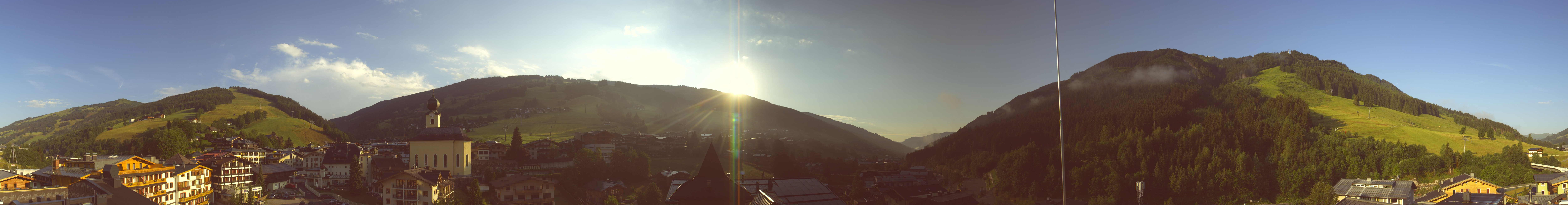 Archived image Webcam Panorama: Alpinresort Saalbach