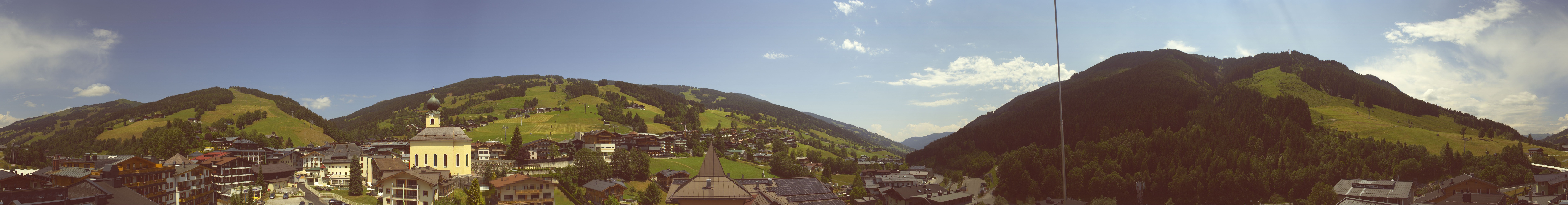 Archiv Foto Webcam Blick über Saalbach vom Alpinresort