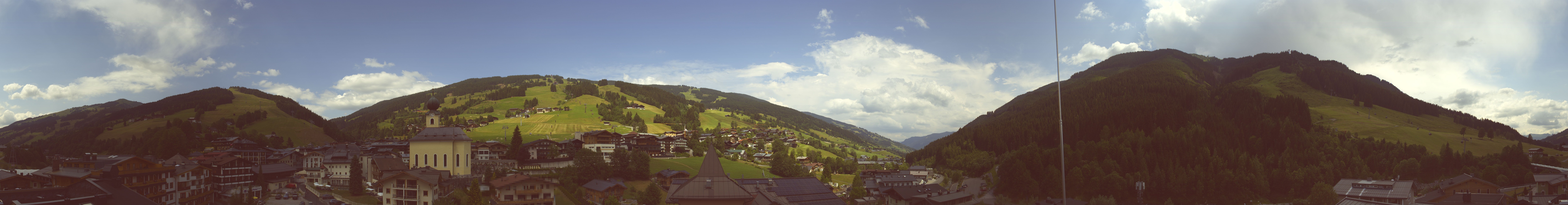 Archiv Foto Webcam Blick über Saalbach vom Alpinresort