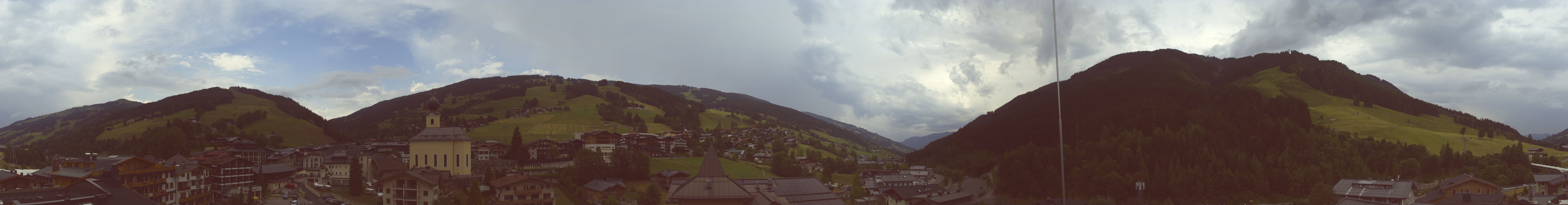 Archiv Foto Webcam Blick über Saalbach vom Alpinresort