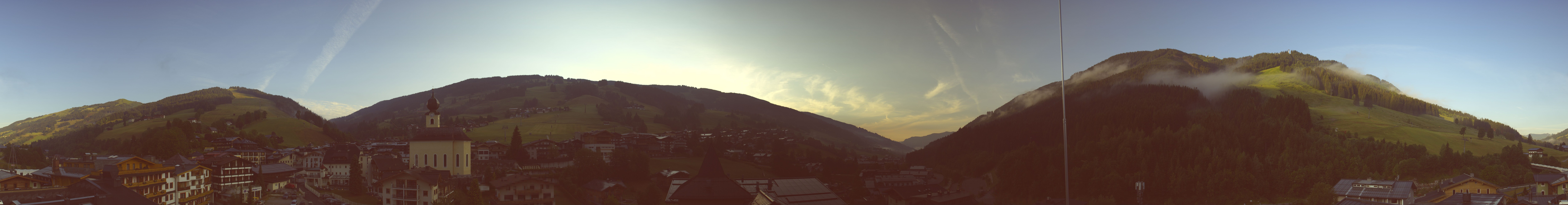 Archiv Foto Webcam Blick über Saalbach vom Alpinresort
