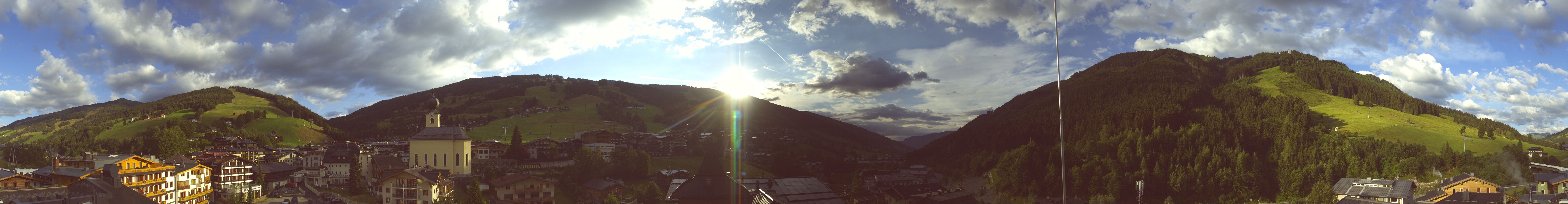 Archived image Webcam Panorama: Alpinresort Saalbach