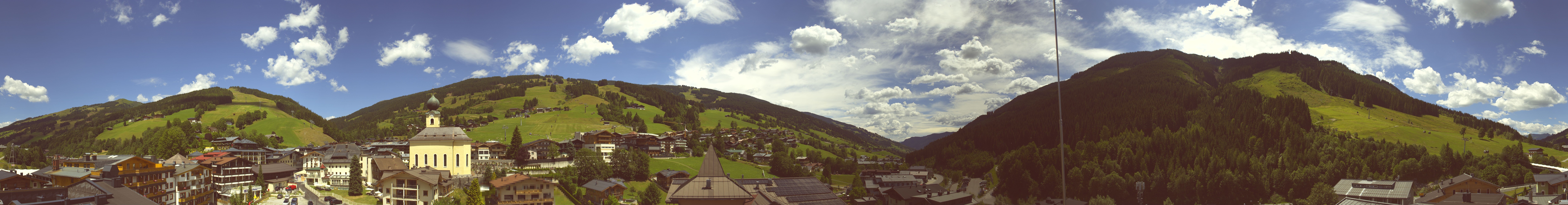 Archived image Webcam Panorama: Alpinresort Saalbach