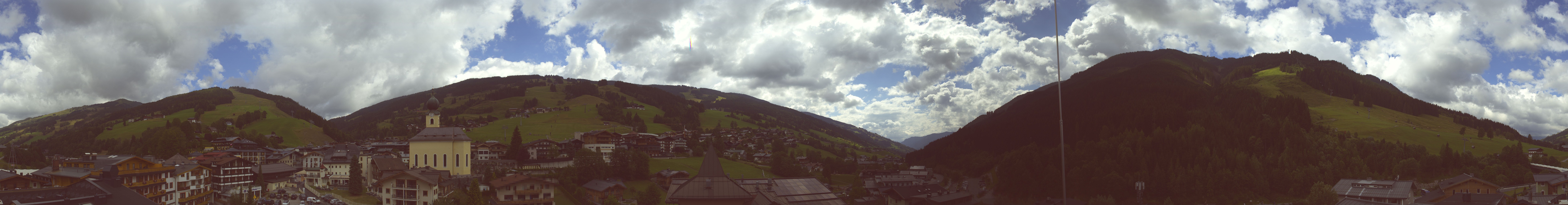 Archiv Foto Webcam Blick über Saalbach vom Alpinresort