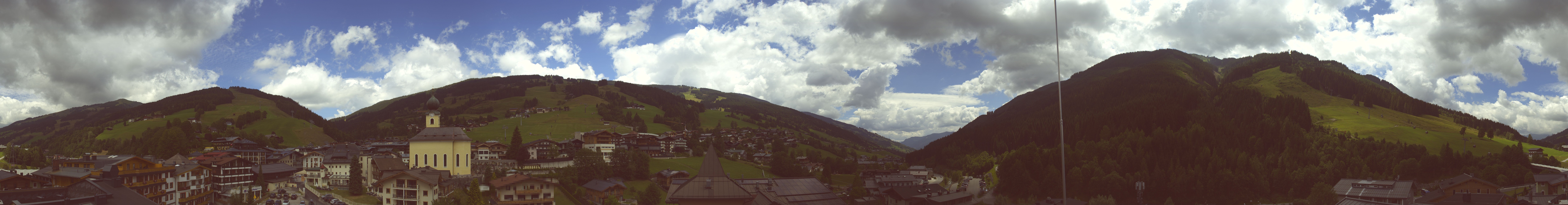 Archiv Foto Webcam Blick über Saalbach vom Alpinresort