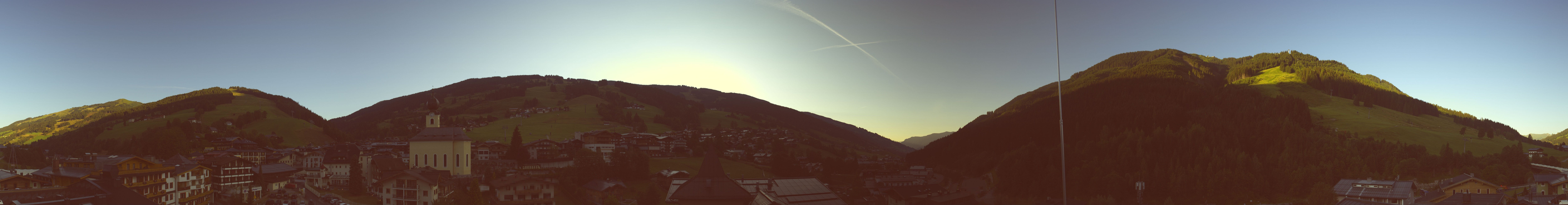 Archiv Foto Webcam Blick über Saalbach vom Alpinresort