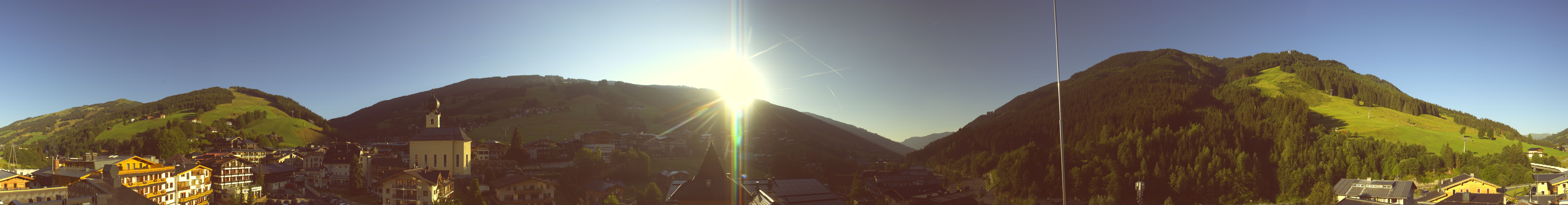 Archiv Foto Webcam Blick über Saalbach vom Alpinresort