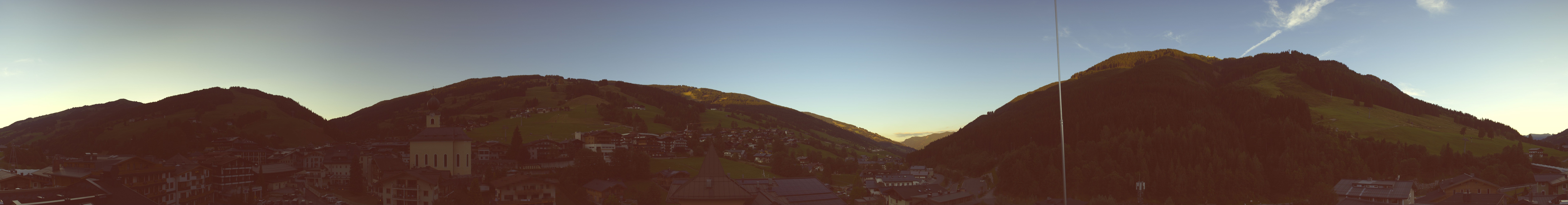 Archiv Foto Webcam Blick über Saalbach vom Alpinresort