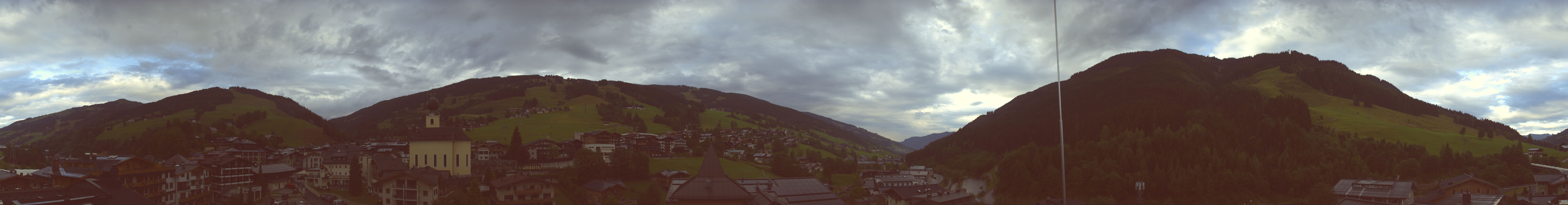 Archiv Foto Webcam Blick über Saalbach vom Alpinresort