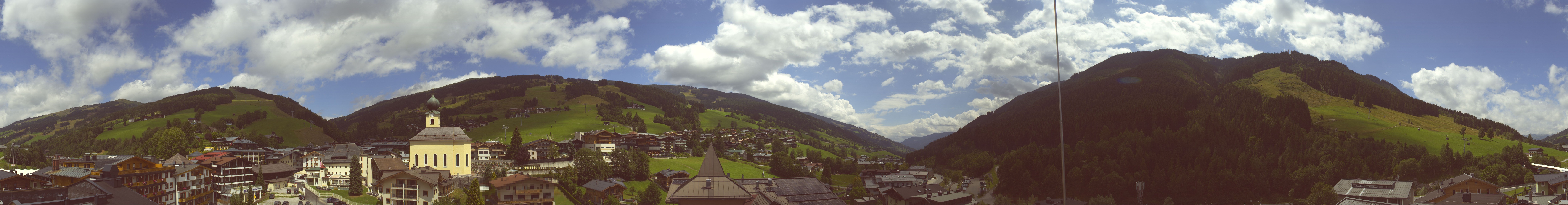 Archiv Foto Webcam Blick über Saalbach vom Alpinresort