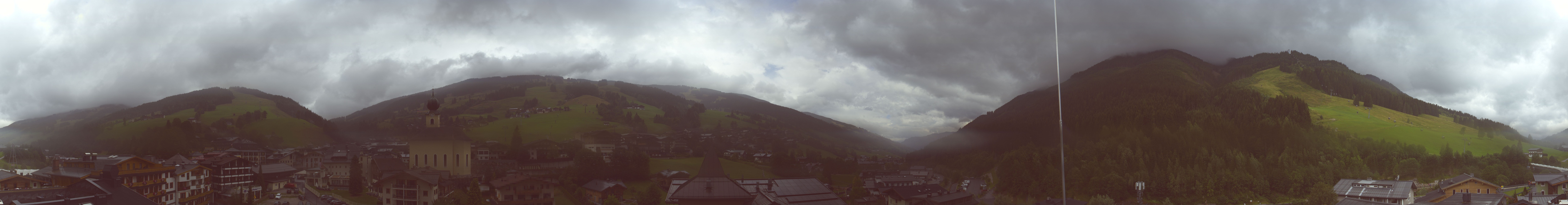 Archiv Foto Webcam Blick über Saalbach vom Alpinresort