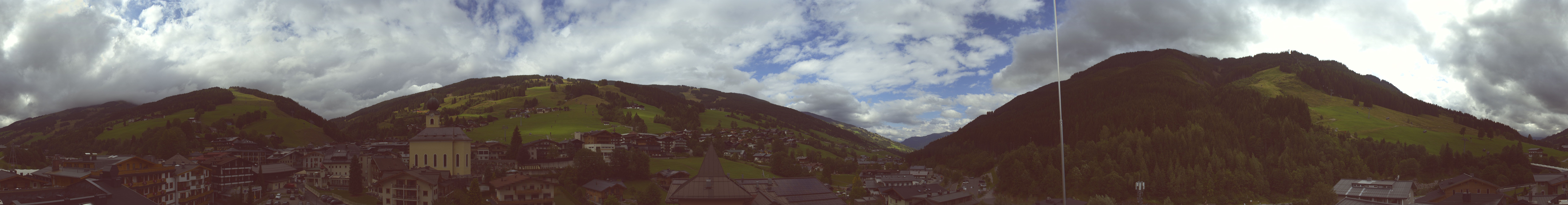 Archiv Foto Webcam Blick über Saalbach vom Alpinresort