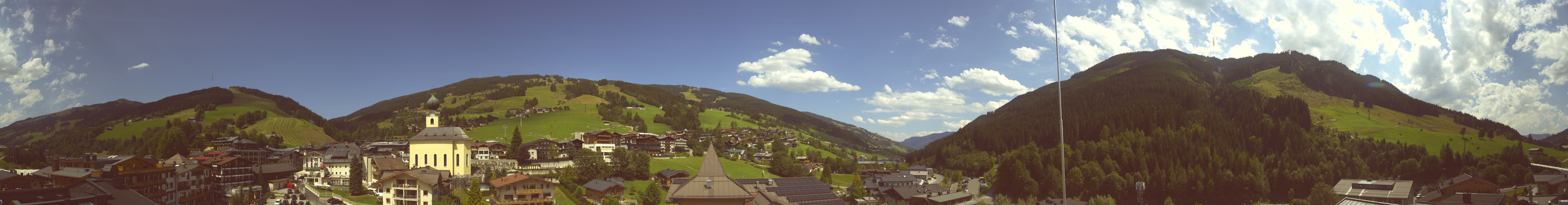 Archiv Foto Webcam Blick über Saalbach vom Alpinresort