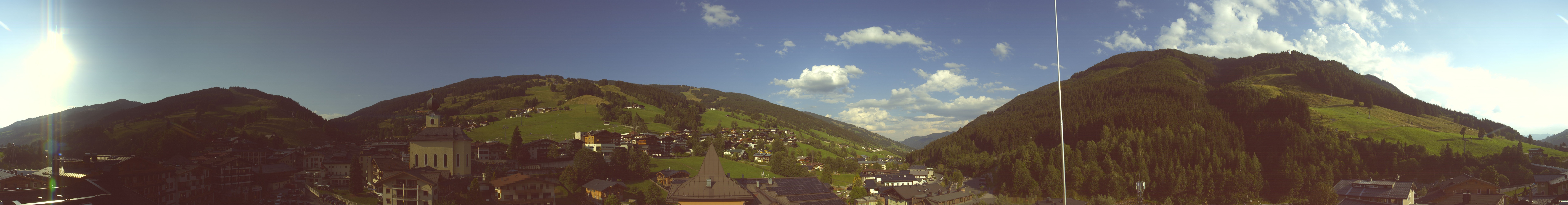 Archiv Foto Webcam Blick über Saalbach vom Alpinresort