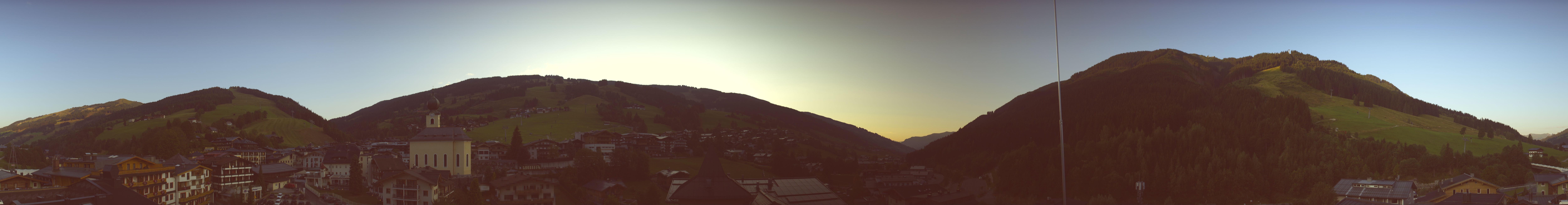 Archived image Webcam Panorama: Alpinresort Saalbach