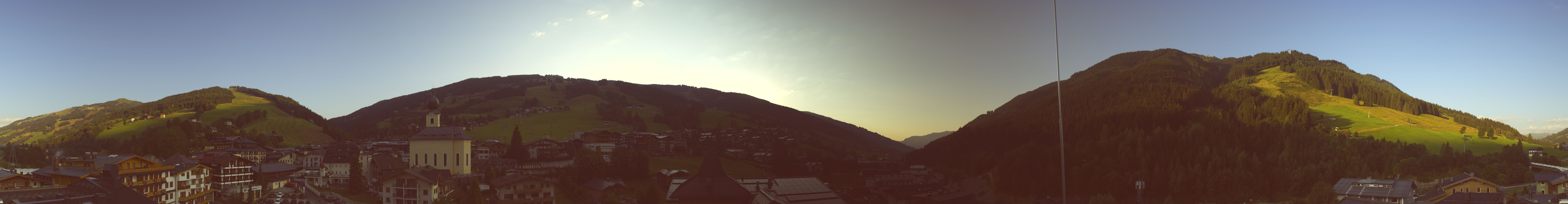 Archived image Webcam Panorama: Alpinresort Saalbach