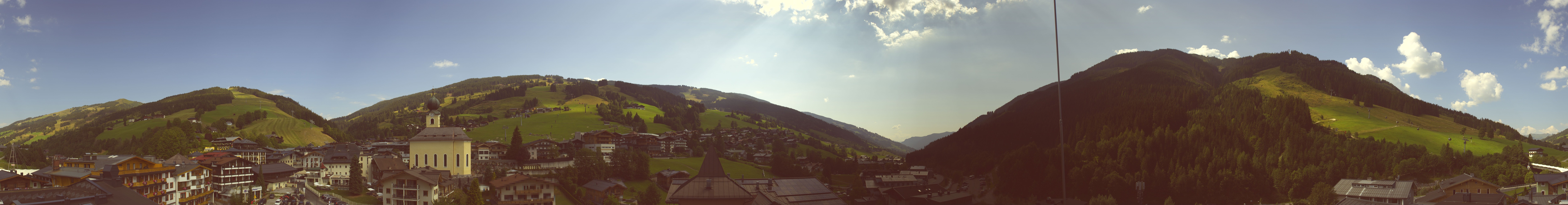 Archived image Webcam Panorama: Alpinresort Saalbach