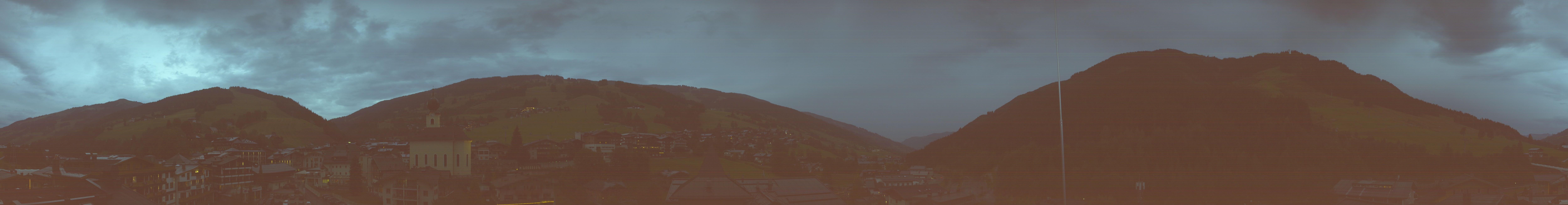 Archiv Foto Webcam Blick über Saalbach vom Alpinresort