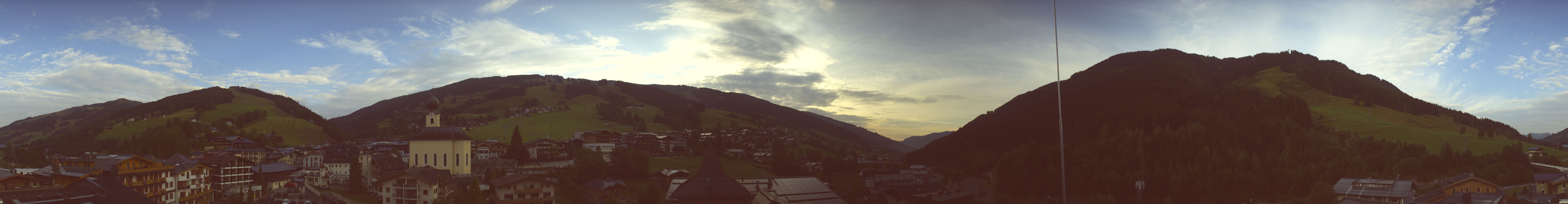 Archiv Foto Webcam Blick über Saalbach vom Alpinresort