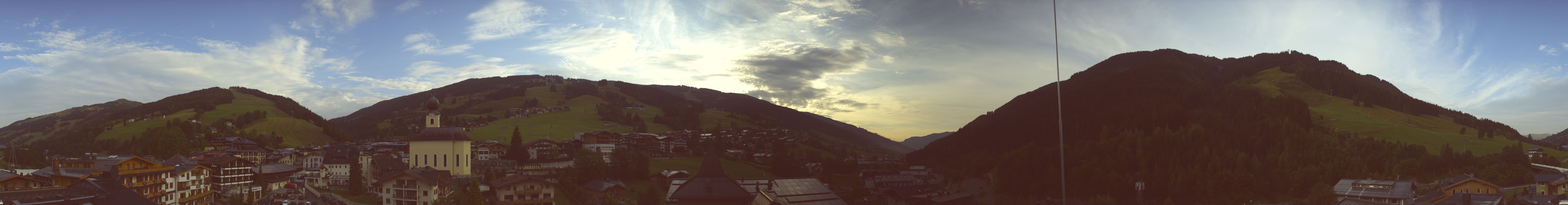 Archiv Foto Webcam Blick über Saalbach vom Alpinresort