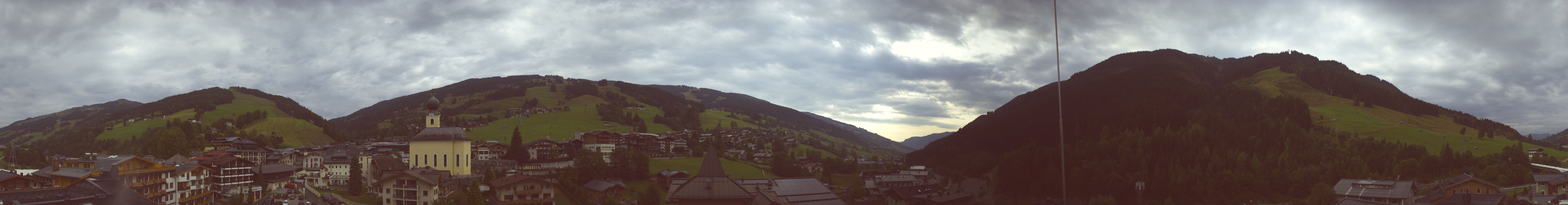 Archiv Foto Webcam Blick über Saalbach vom Alpinresort