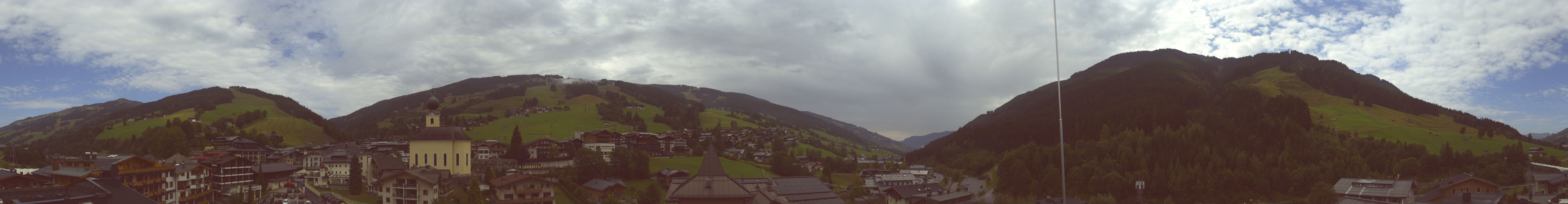 Archiv Foto Webcam Blick über Saalbach vom Alpinresort