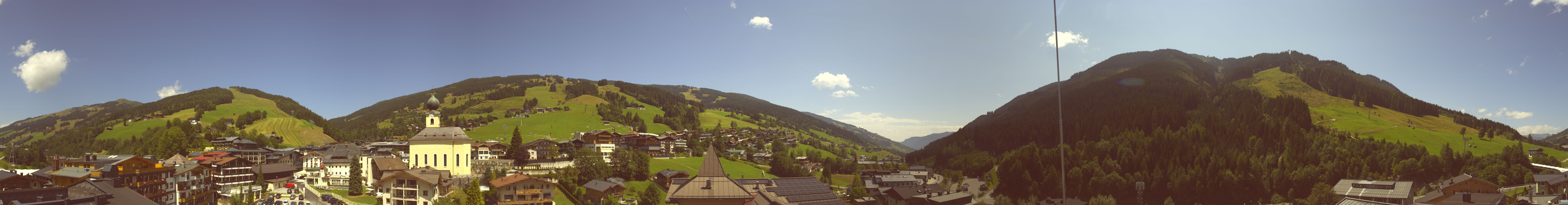Archiv Foto Webcam Blick über Saalbach vom Alpinresort