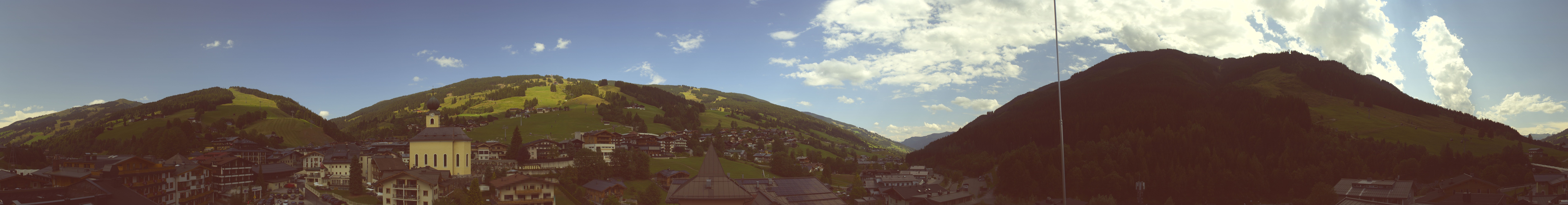 Archiv Foto Webcam Blick über Saalbach vom Alpinresort