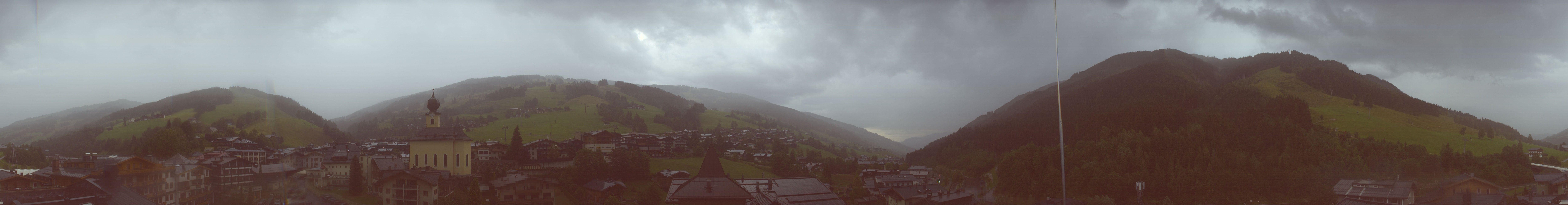 Archiv Foto Webcam Blick über Saalbach vom Alpinresort