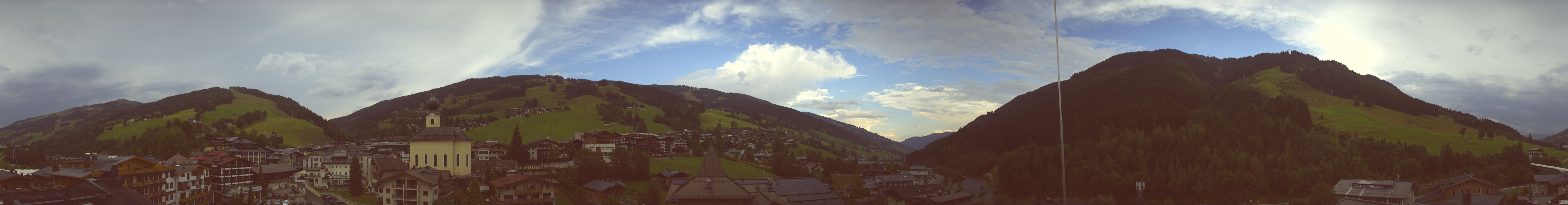 Archiv Foto Webcam Blick über Saalbach vom Alpinresort