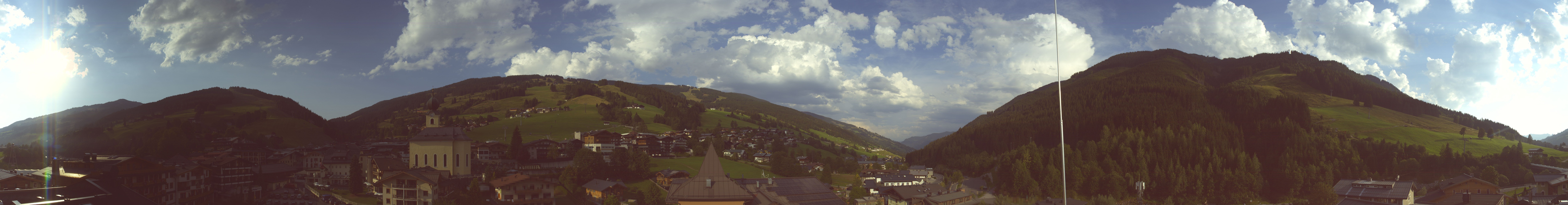 Archiv Foto Webcam Blick über Saalbach vom Alpinresort