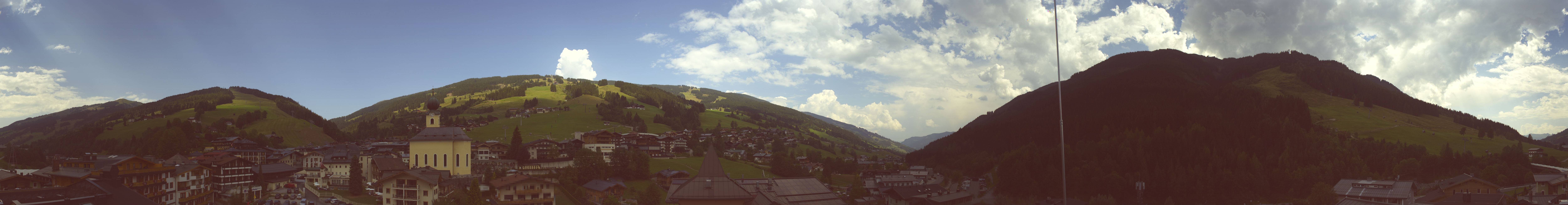 Archiv Foto Webcam Blick über Saalbach vom Alpinresort