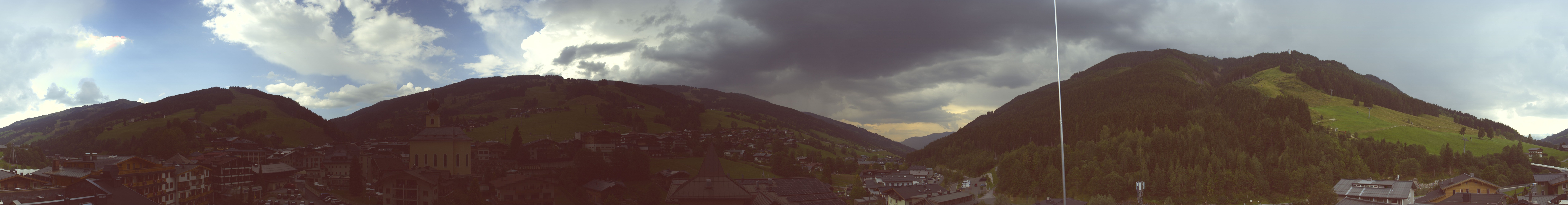 Archiv Foto Webcam Blick über Saalbach vom Alpinresort
